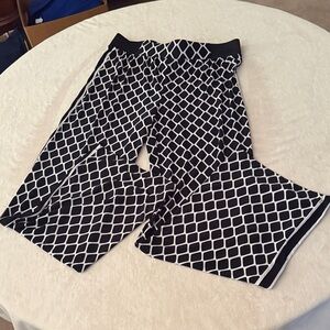 Women’s flowy patterned pants